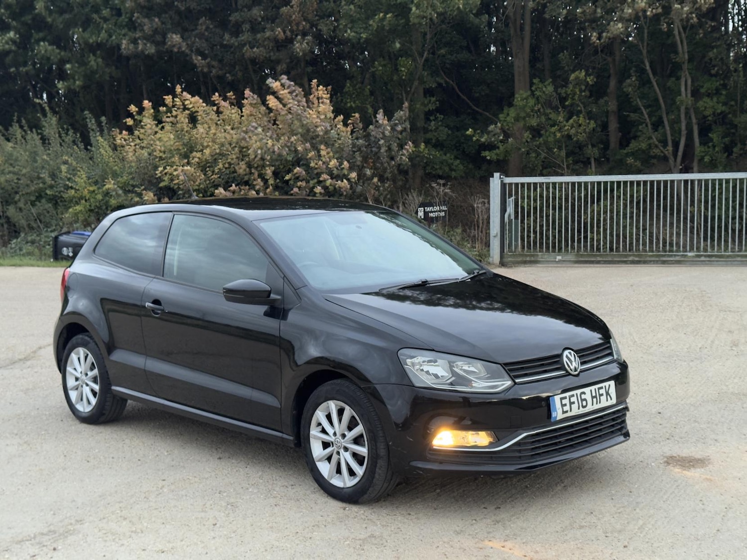 Used Volkswagen Polo 2016 for sale - 76415622: Photo 1