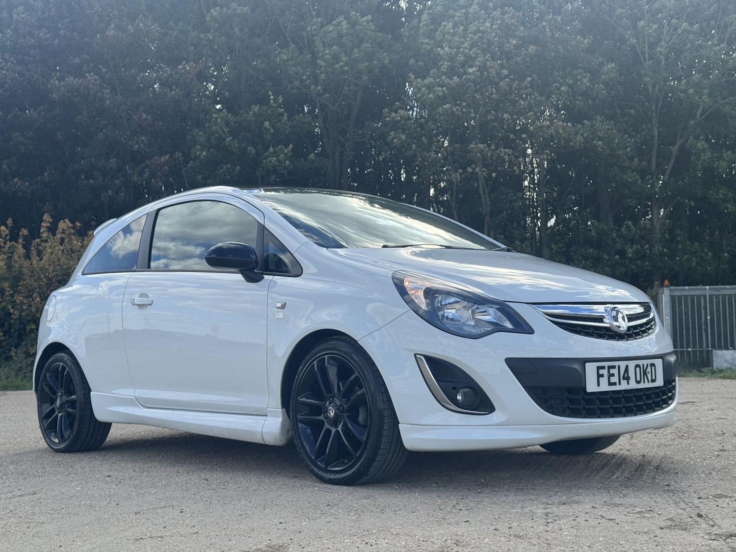 Used Vauxhall Corsa 2014 for sale - 76092262: Photo 2
