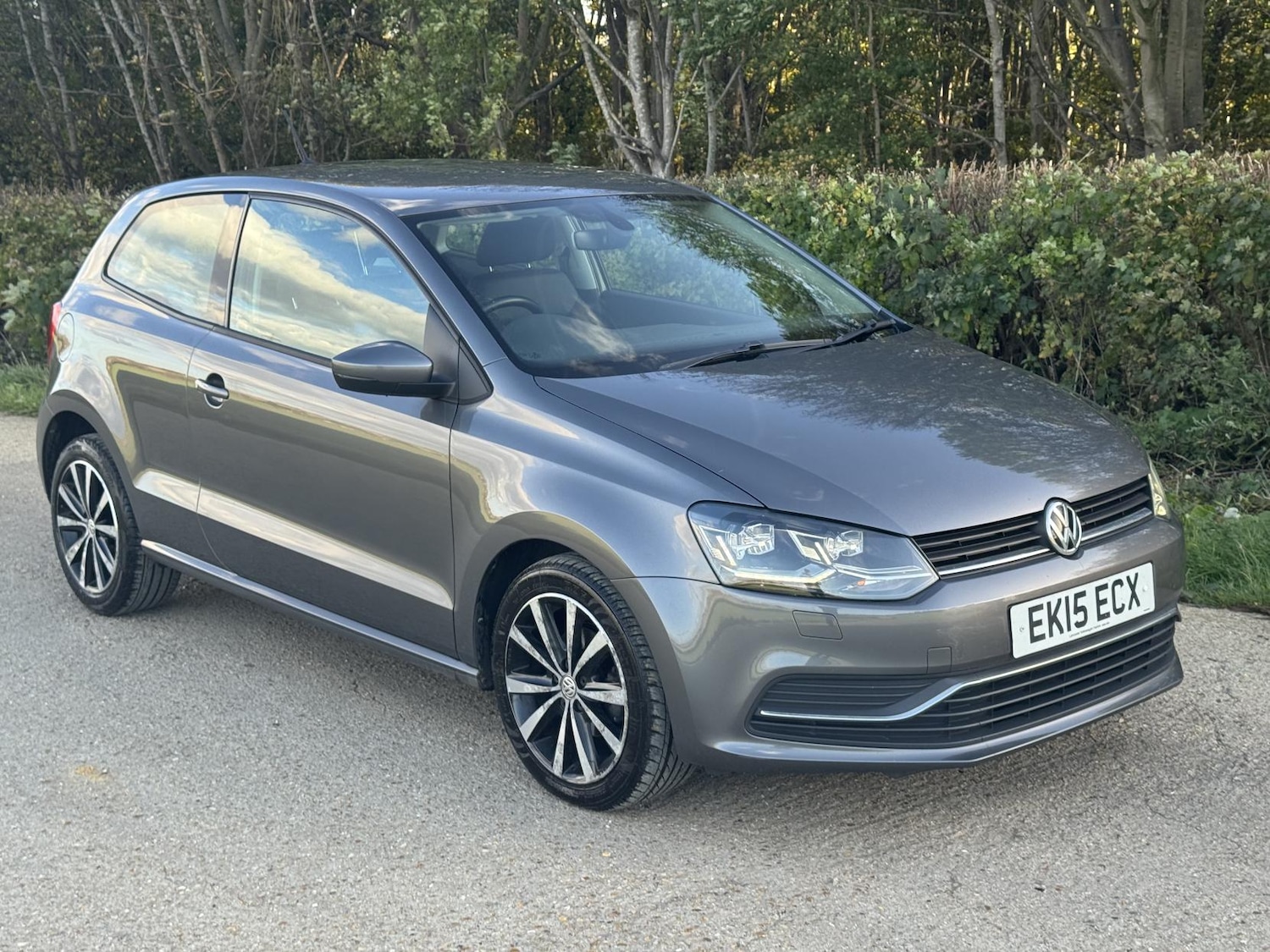 Used Volkswagen Polo 2015 for sale - 76574846: Photo 2