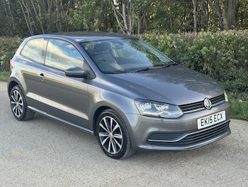 Used Volkswagen Polo 2015 for sale - 76574846: Photo