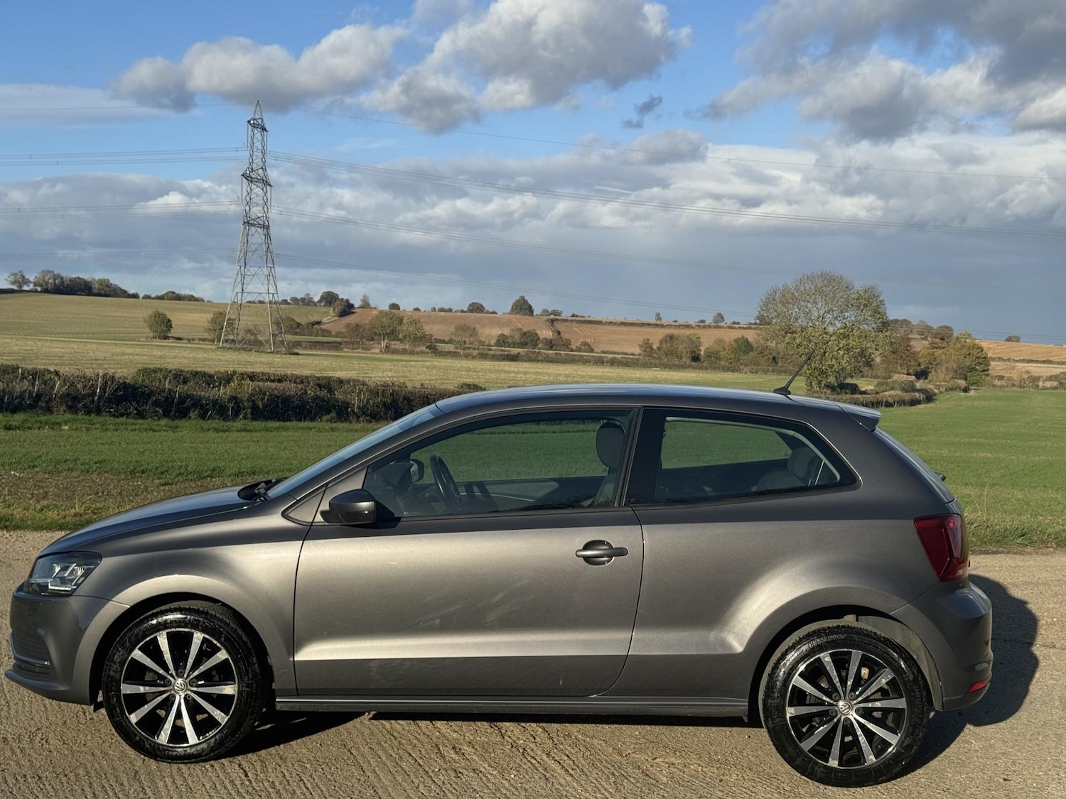 Used Volkswagen Polo 2015 for sale - 76574846: Photo 9