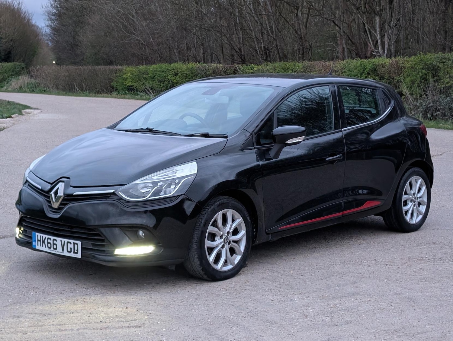 Used Renault Clio 2017 for sale - 78028154: Photo 2