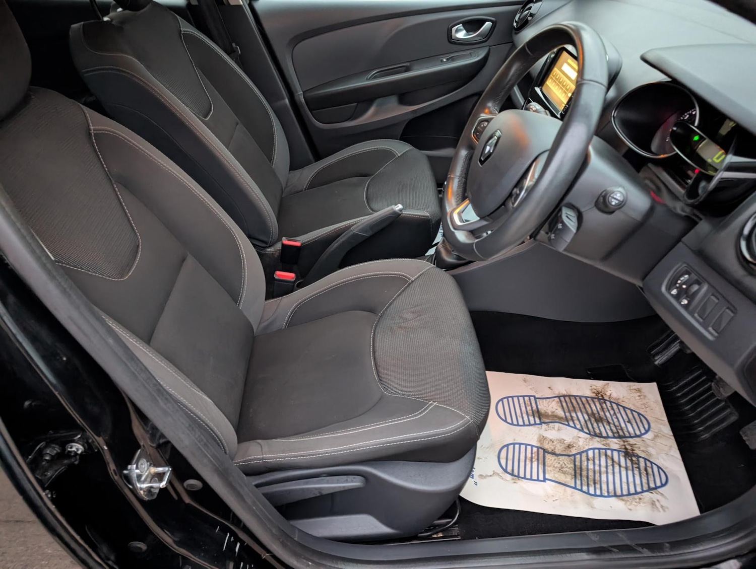 Used Renault Clio 2017 for sale - 78028154: Photo 8