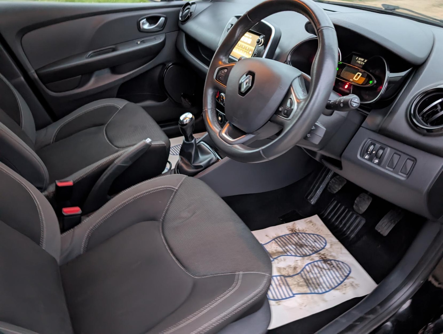 Used Renault Clio 2017 for sale - 78028154: Photo 9