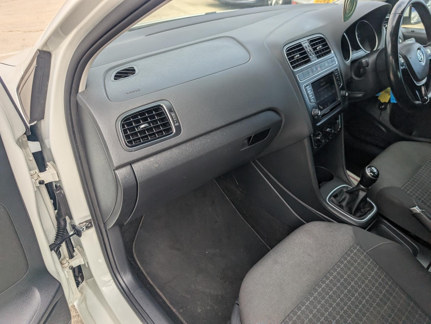 Used Volkswagen Polo 2017 for sale - 77903514: Photo 27