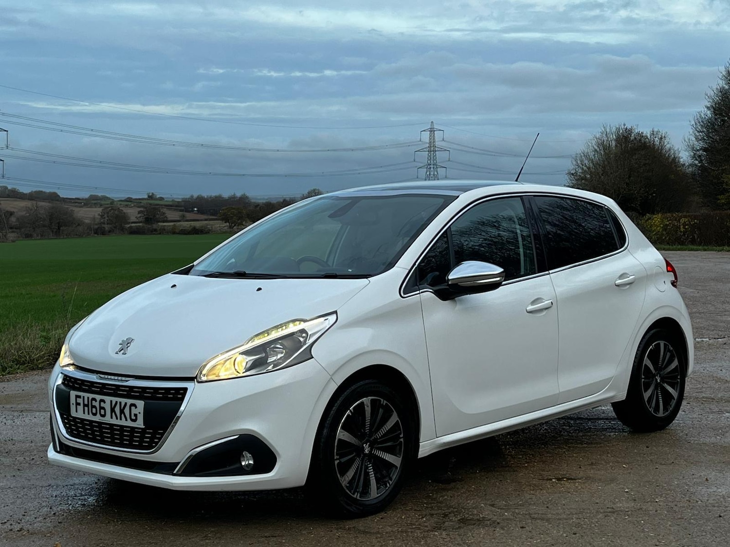 Used Peugeot 208 2016 for sale - 76560668: Photo 3