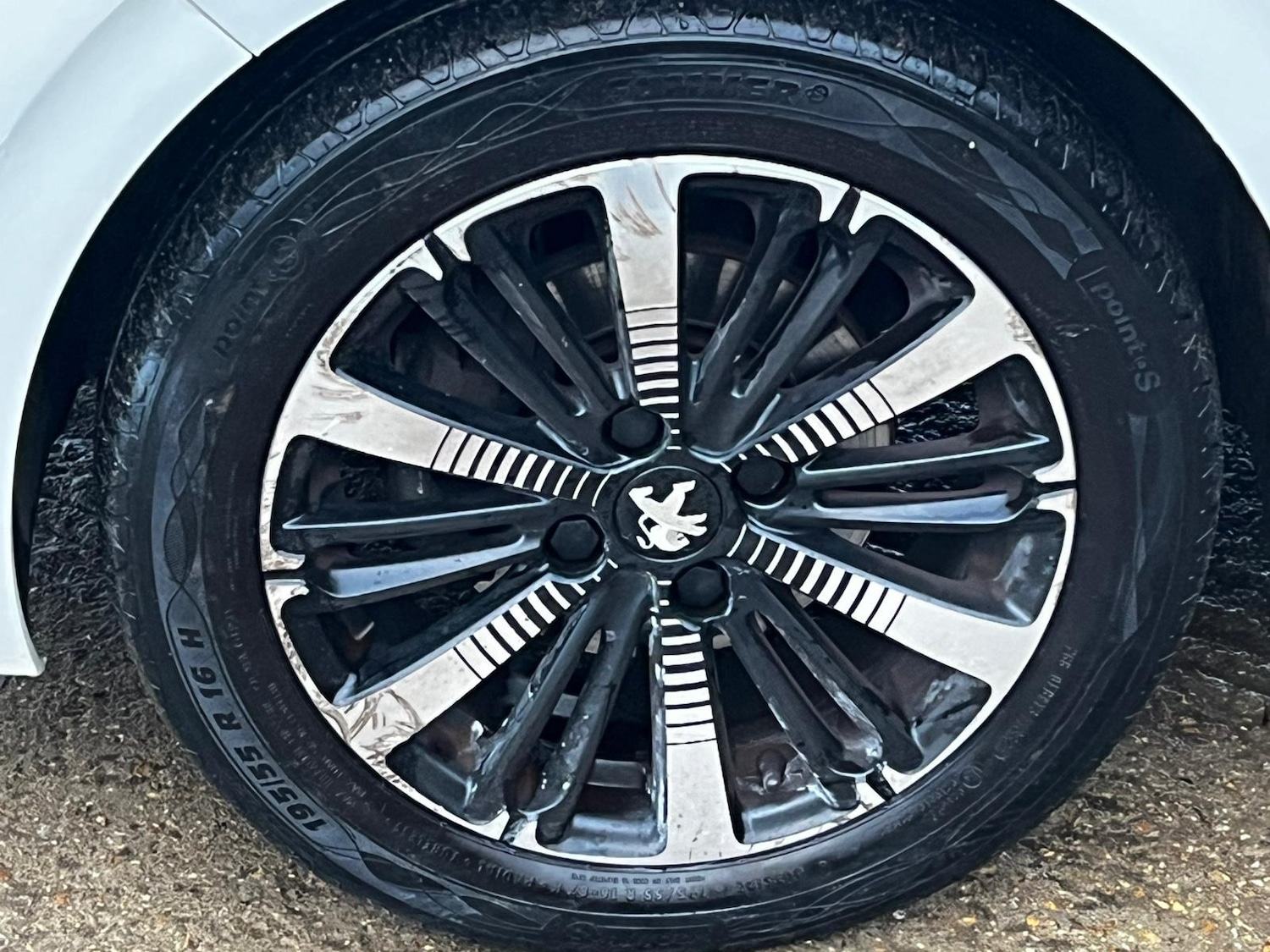 Used Peugeot 208 2016 for sale - 76560668: Photo 31