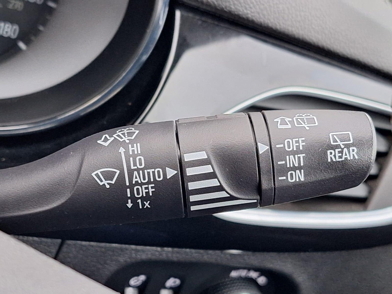 Used Vauxhall Astra 2018 for sale - 76741848: Photo 24