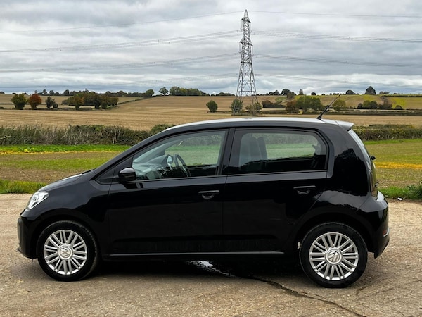 Used Volkswagen up! 2017 for sale - 76304435: Photo 4