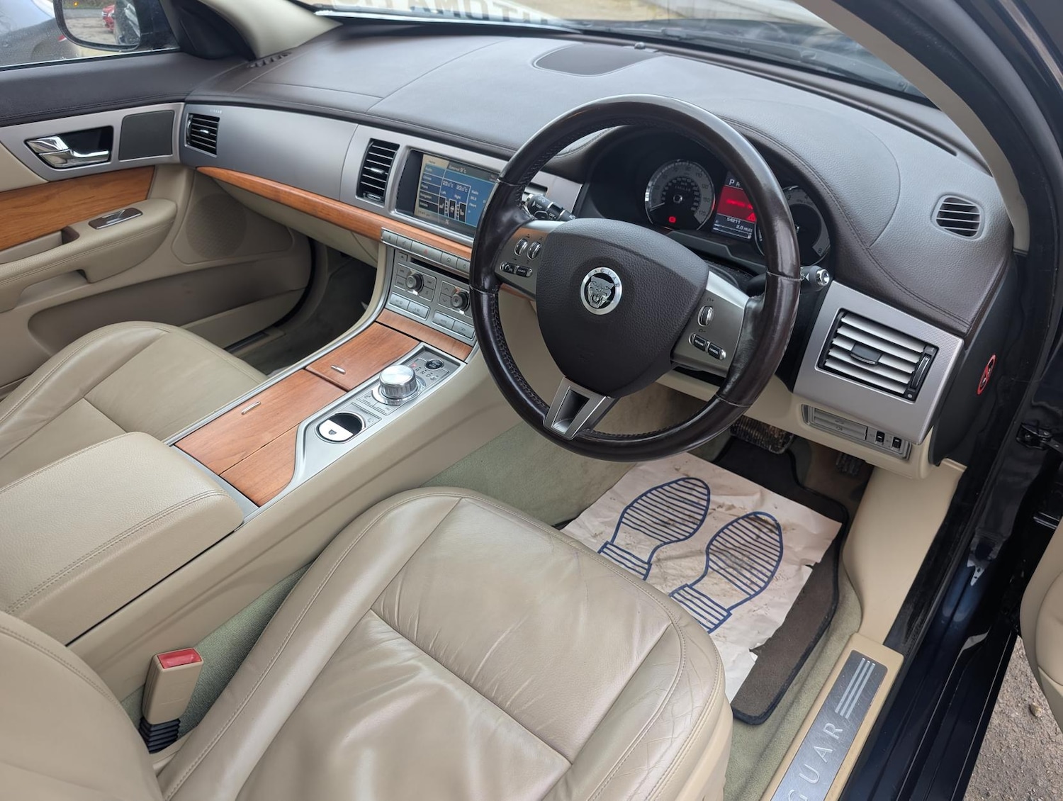 Used Jaguar XF 2010 for sale - 77532311: Photo 14