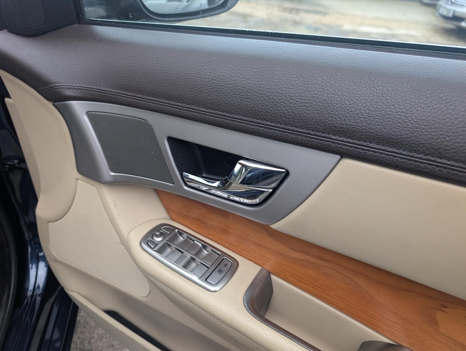 Used Jaguar XF 2010 for sale - 77532311: Photo 15