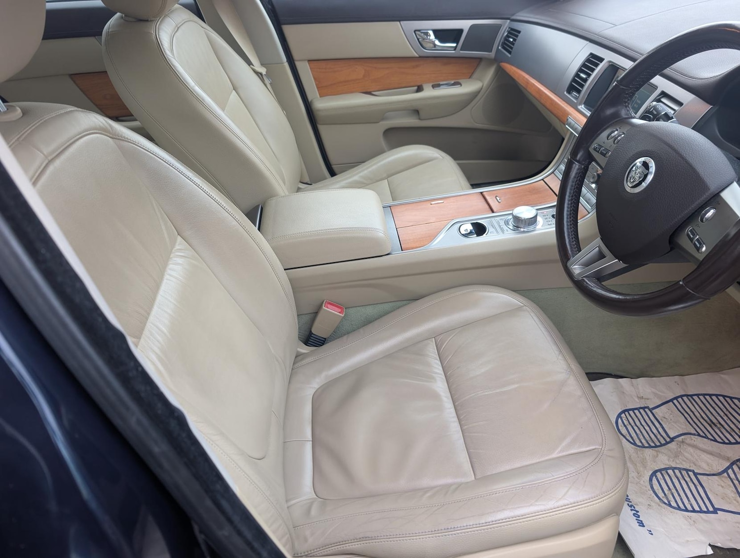 Used Jaguar XF 2010 for sale - 77532311: Photo 16