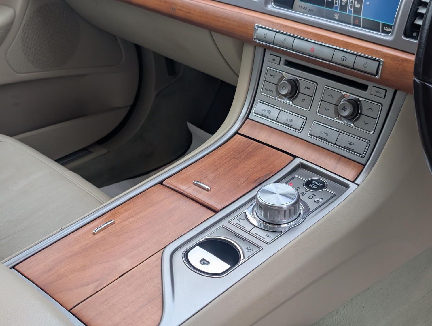 Used Jaguar XF 2010 for sale - 77532311: Photo 21