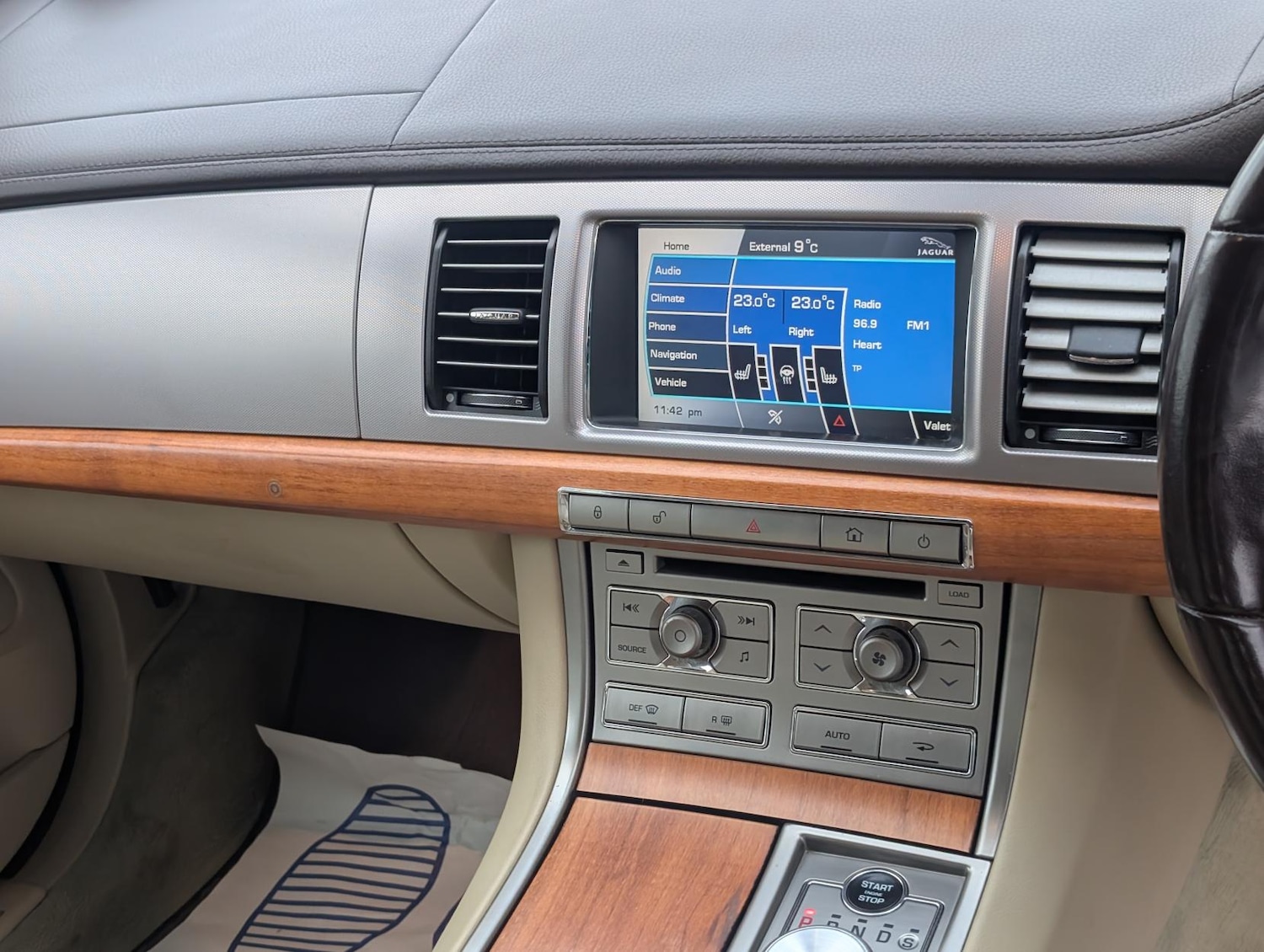 Used Jaguar XF 2010 for sale - 77532311: Photo 22