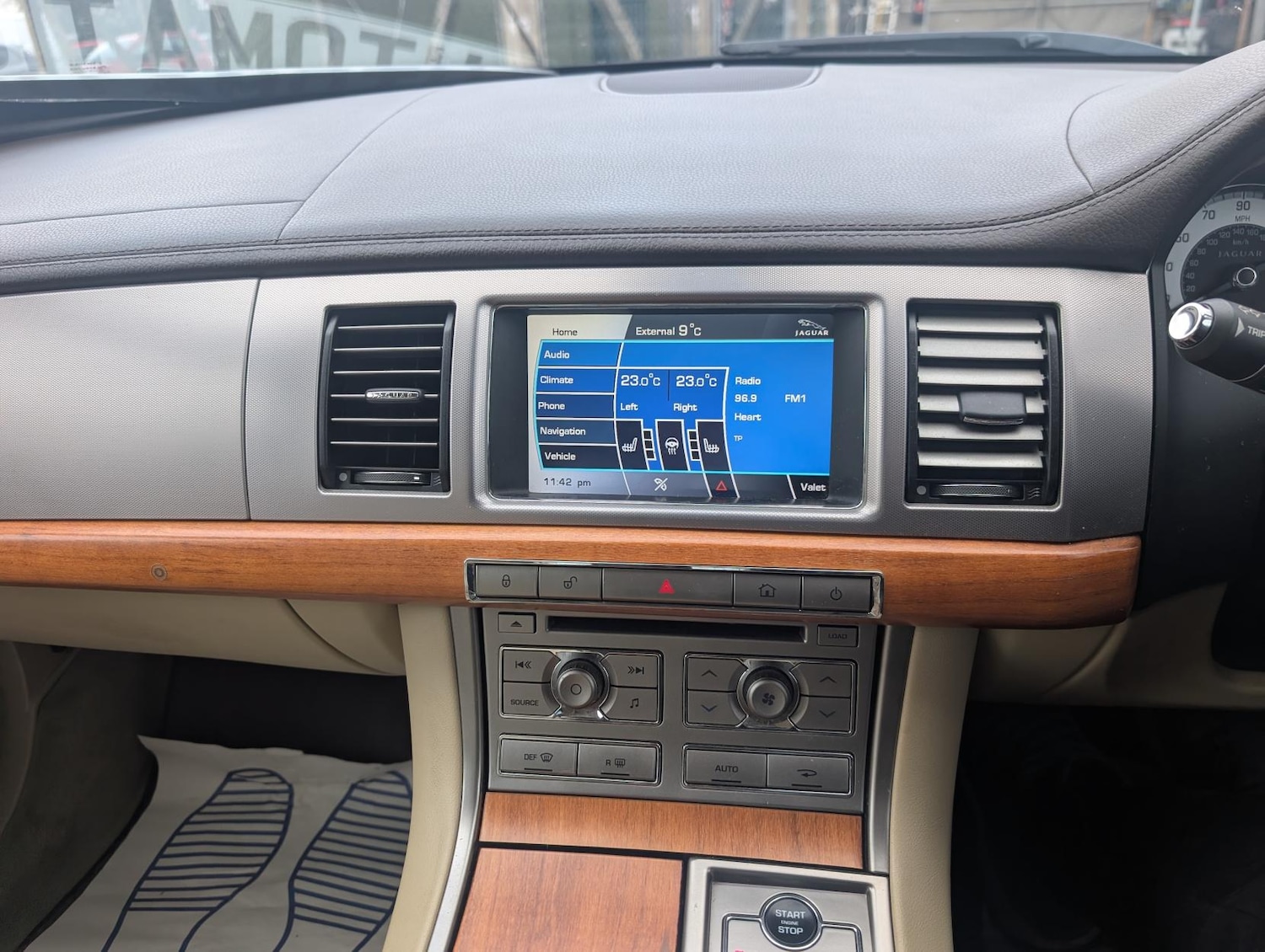 Used Jaguar XF 2010 for sale - 77532311: Photo 24