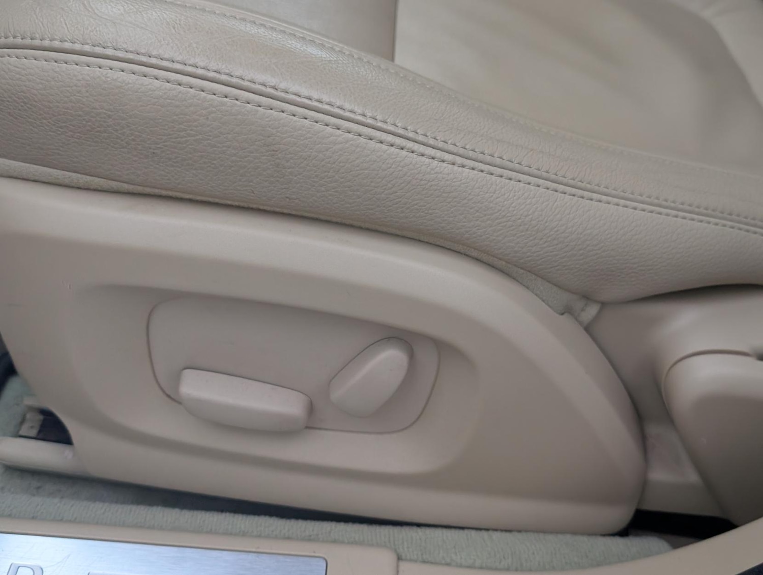 Used Jaguar XF 2010 for sale - 77532311: Photo 35