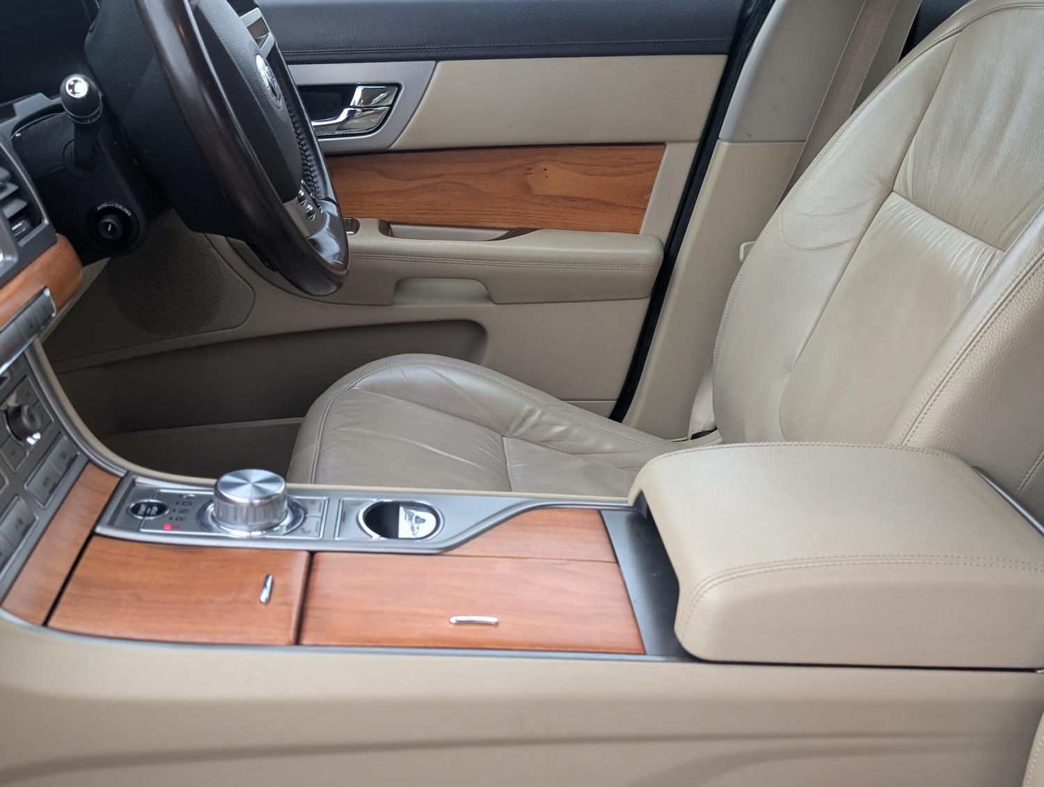 Used Jaguar XF 2010 for sale - 77532311: Photo 37