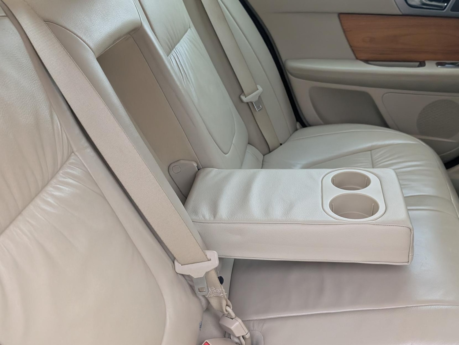 Used Jaguar XF 2010 for sale - 77532311: Photo 41