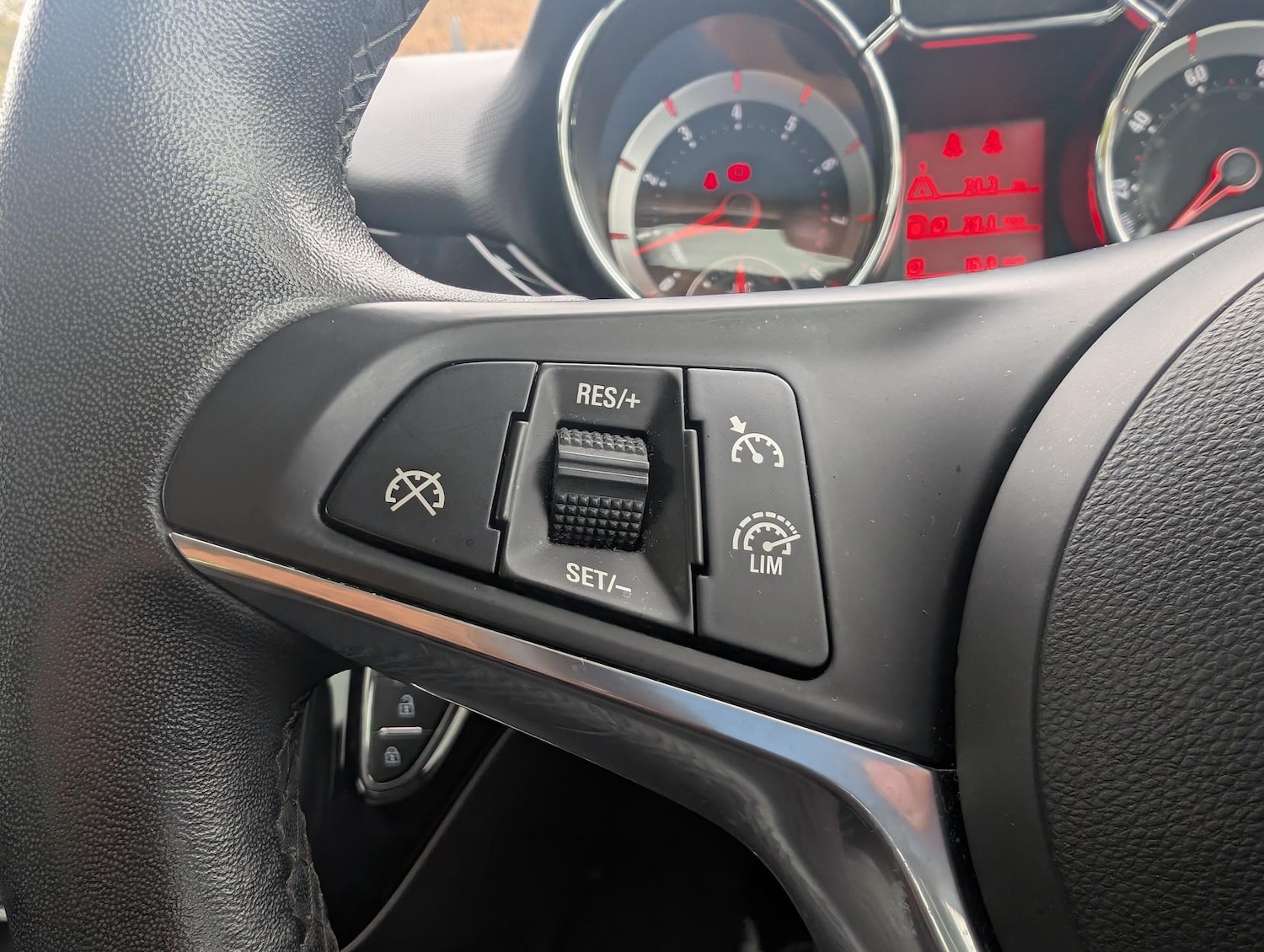 Used Vauxhall ADAM 2017 for sale - 76355900: Photo 27