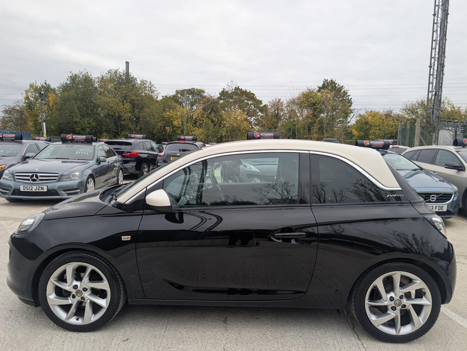 Used Vauxhall ADAM 2017 for sale - 76355900: Photo 4