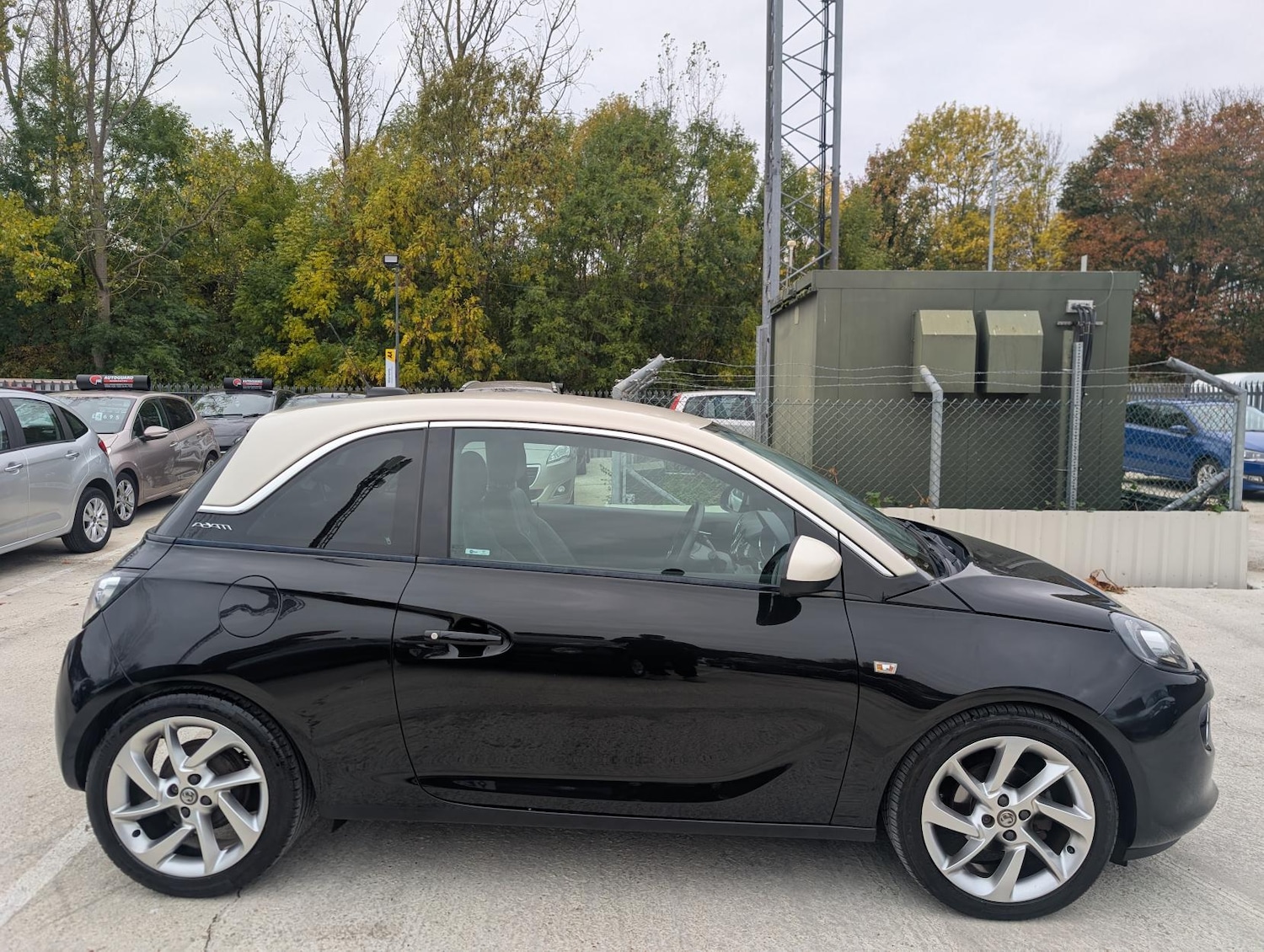 Used Vauxhall ADAM 2017 for sale - 76355900: Photo 8