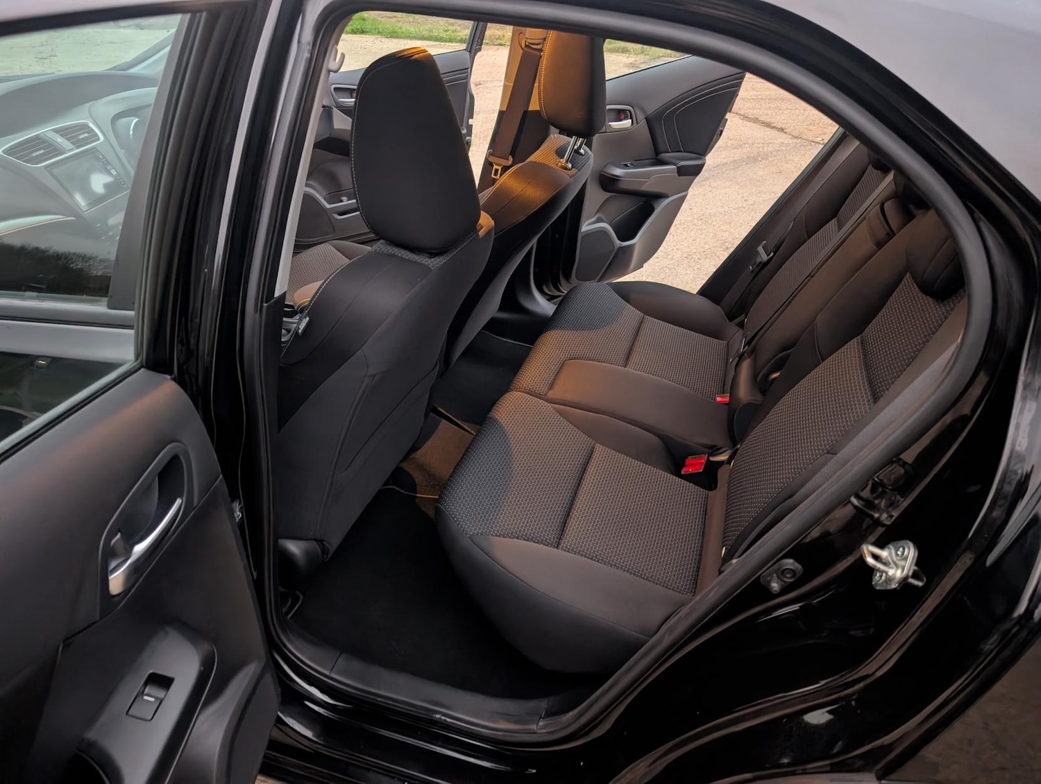 Used Honda Civic 2017 for sale - 76647779: Photo 24