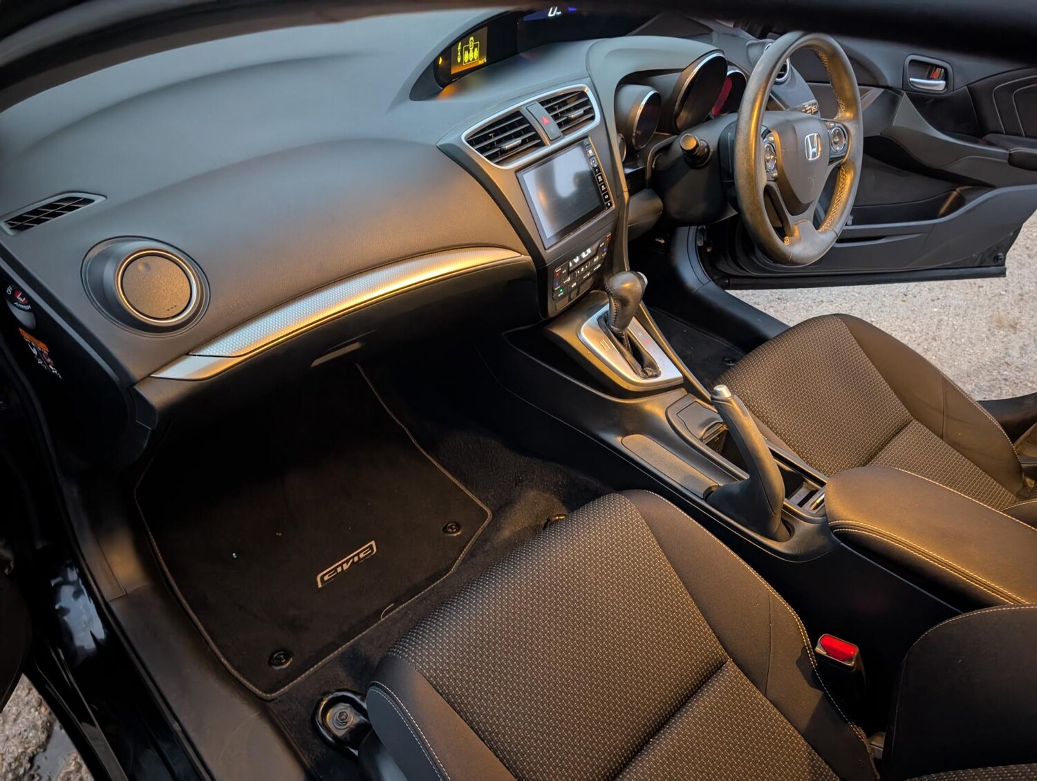 Used Honda Civic 2017 for sale - 76647779: Photo 26