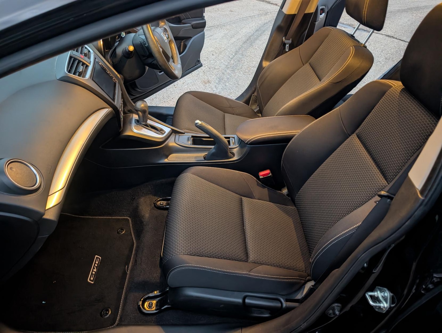 Used Honda Civic 2017 for sale - 76647779: Photo 27