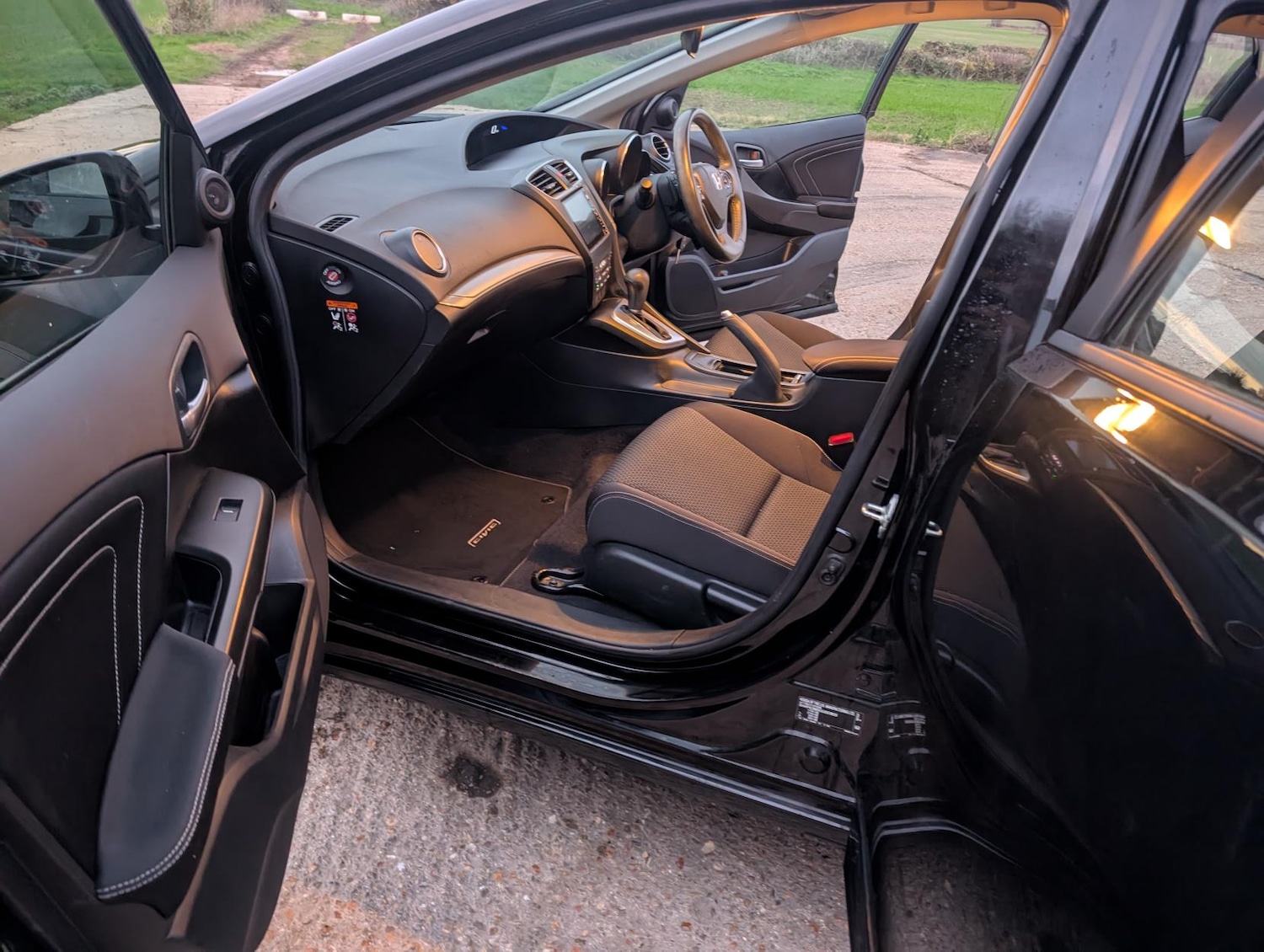 Used Honda Civic 2017 for sale - 76647779: Photo 29