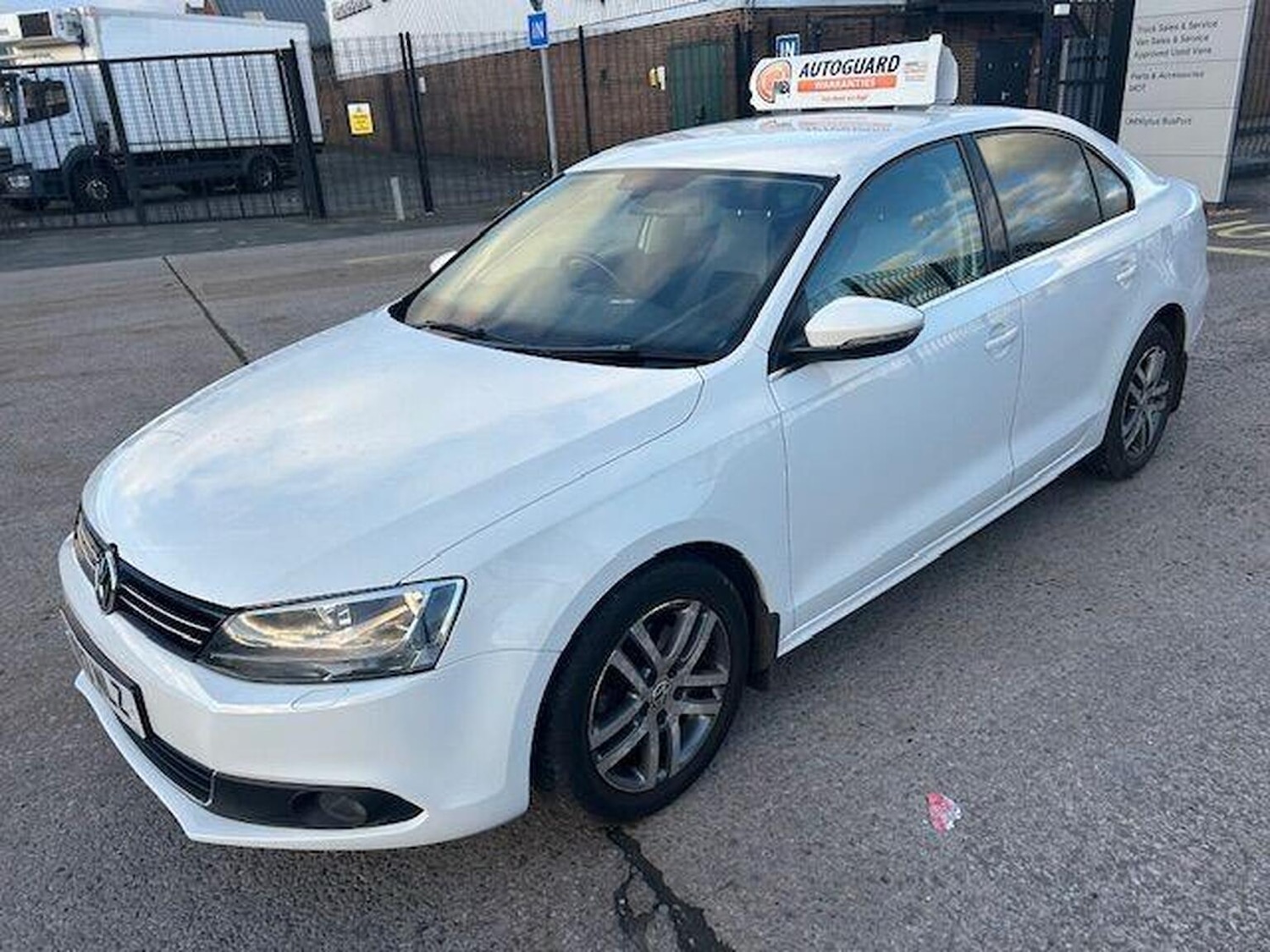 Used Volkswagen Jetta 2013 for sale - 77446860: Photo 2