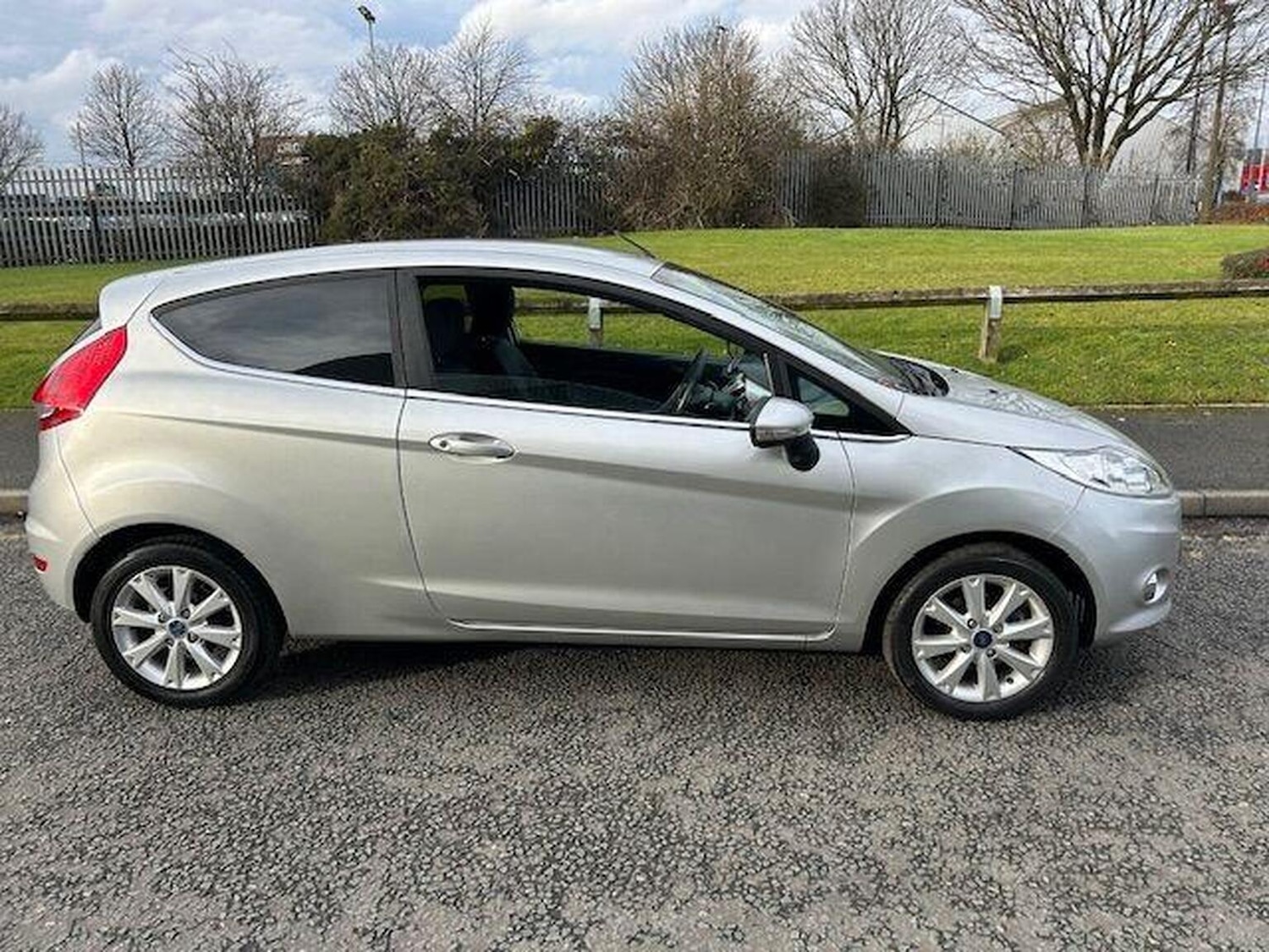 Used Ford Fiesta 2009 for sale - 77446859: Photo 3