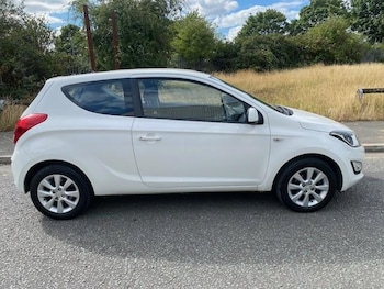 Used Hyundai i20 2014 for sale - 79451312: Photo