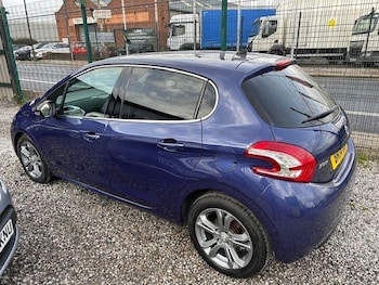 Used Peugeot 208 2014 for sale - 76743226: Photo
