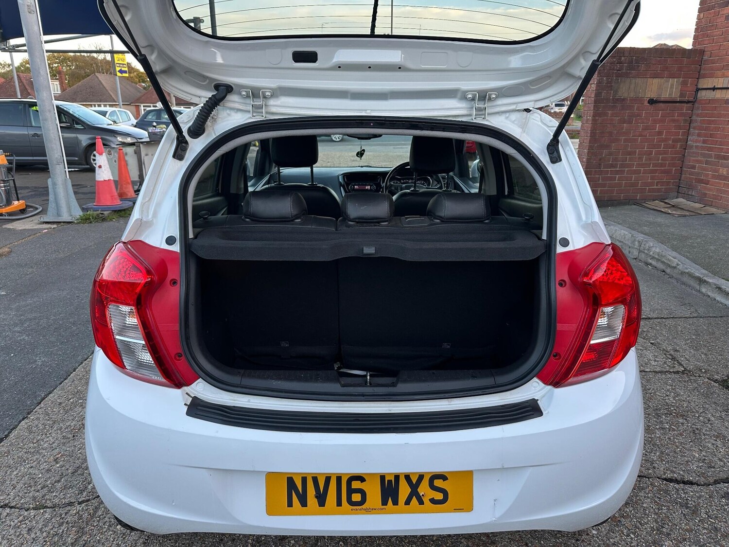 Used Vauxhall Viva 2016 for sale - 77942383: Photo 11