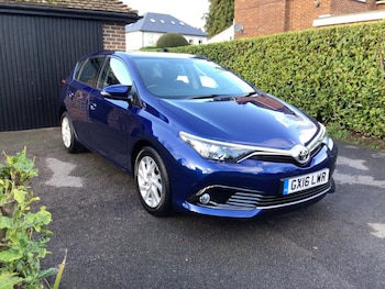 Toyota Auris feature image
