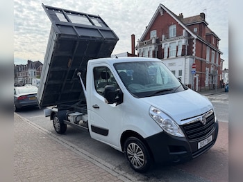 Vauxhall Movano feature image