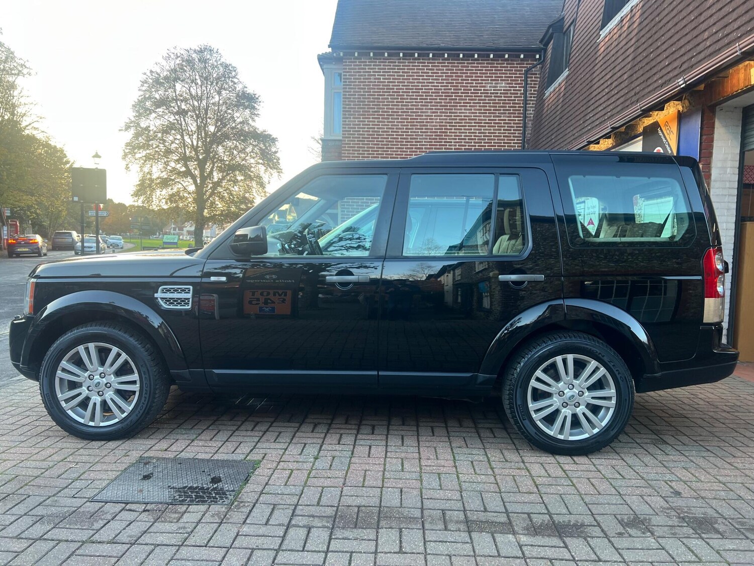 Used Land Rover Discovery 2012 for sale - 78029145: Photo 6