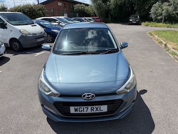 Used Hyundai i20 2017 for sale - 79064405: Photo