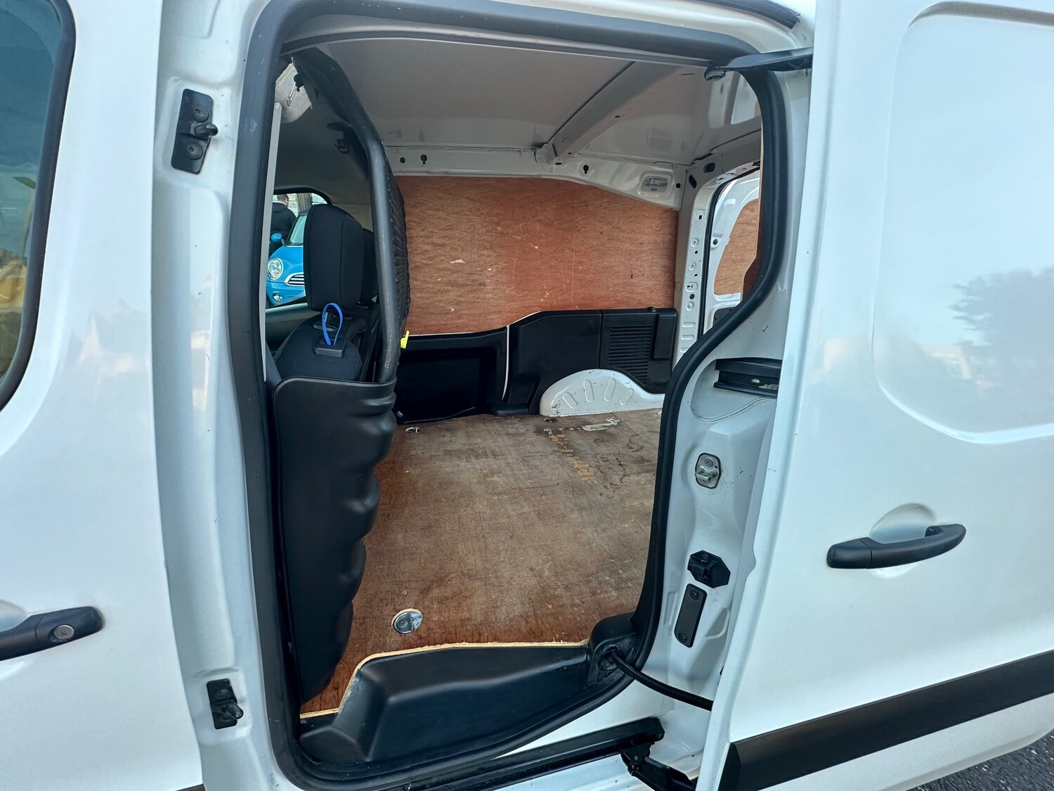 Used Peugeot Partner 2018 for sale - 77762523: Photo 12