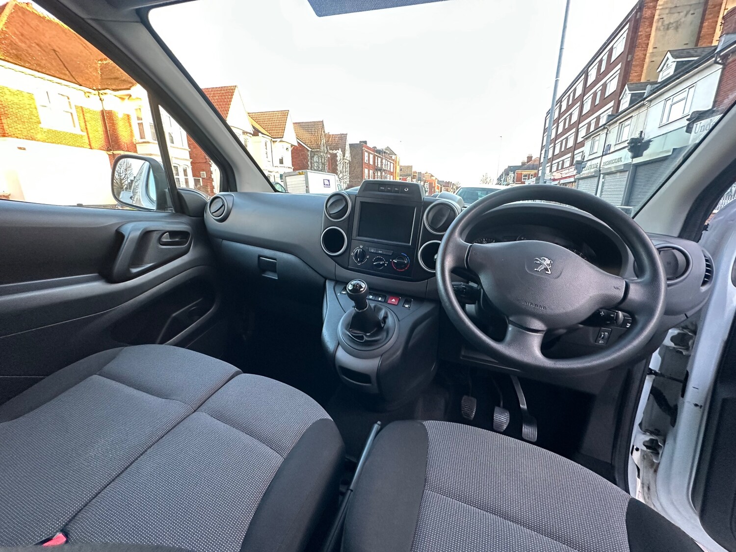 Used Peugeot Partner 2018 for sale - 77762523: Photo 15