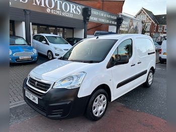 Used Peugeot Partner 2018 for sale - 77762523: Photo