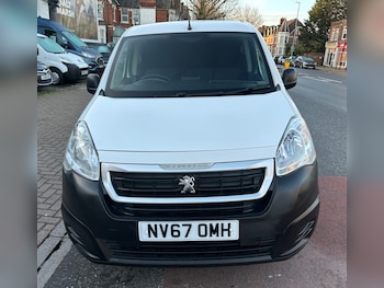 Used Peugeot Partner 2018 for sale - 77762523: Photo