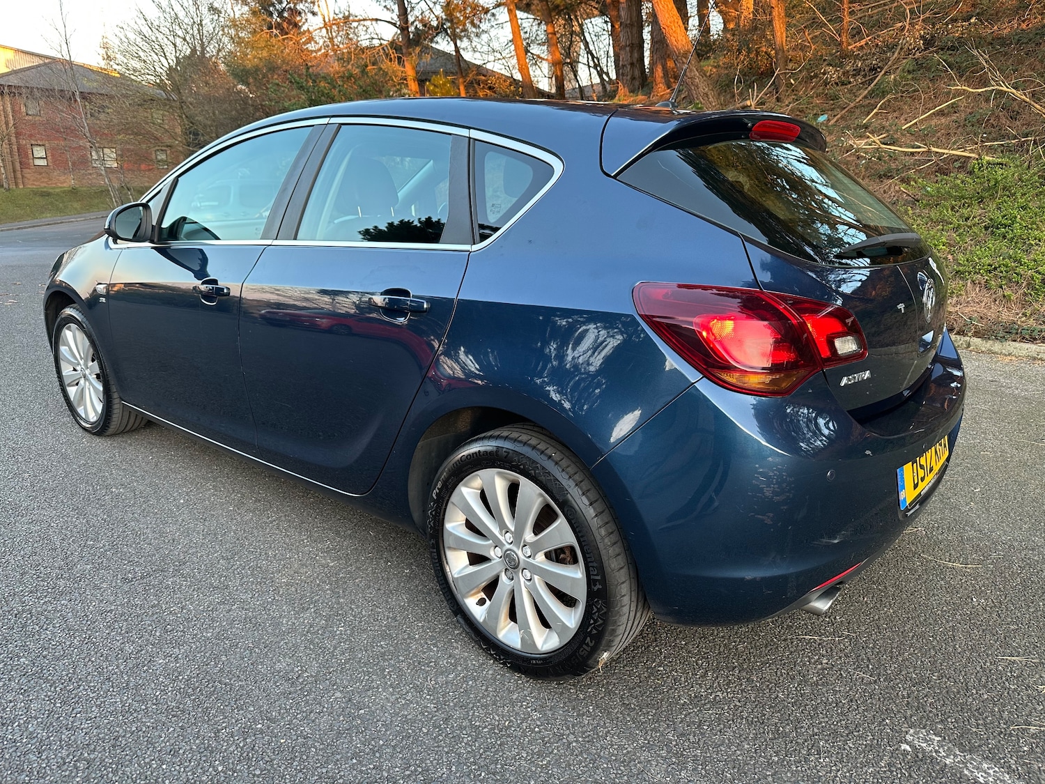 Used Vauxhall Astra 2012 for sale - 77960084: Photo 2
