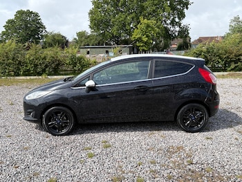 Used Ford Fiesta 2015 for sale - 78620330: Photo