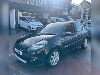 Used Renault Clio 2010 for sale - 77762435: Photo