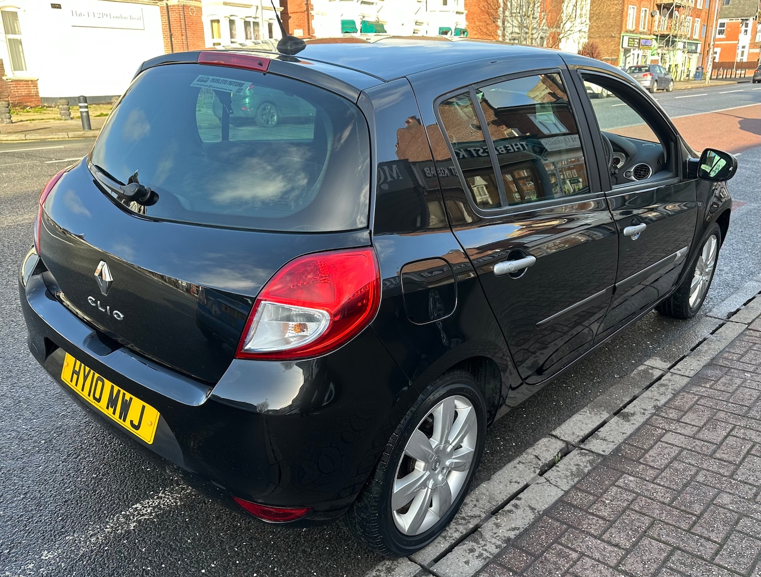 Used Renault Clio 2010 for sale - 77762435: Photo 4