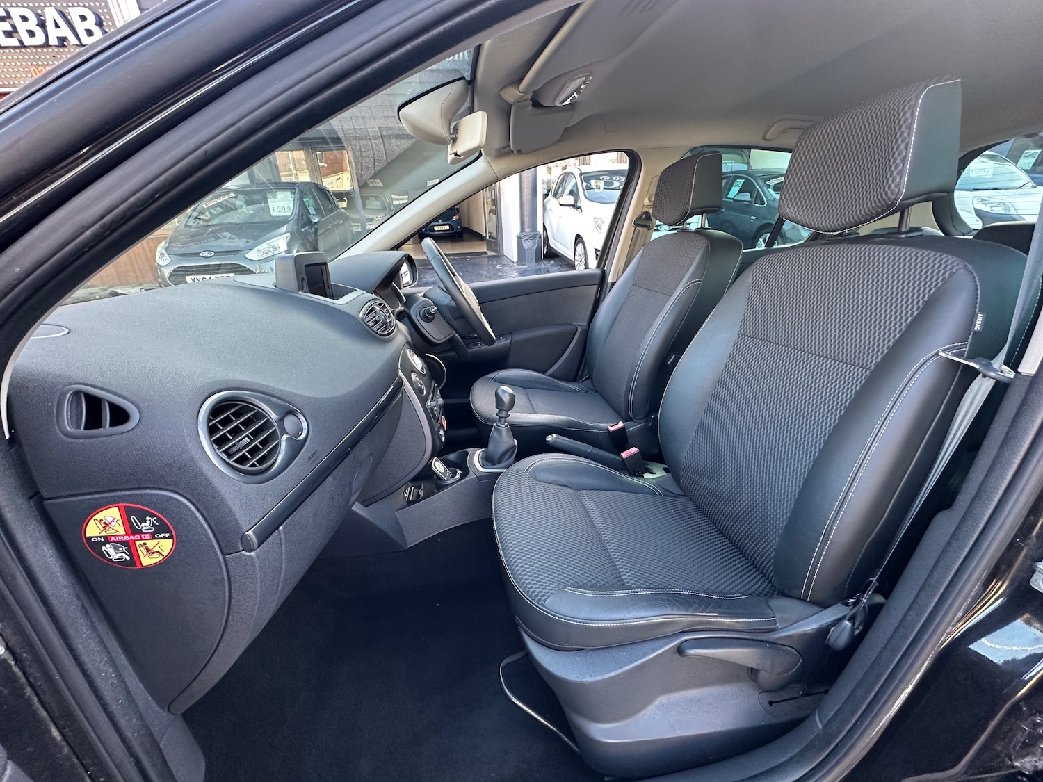 Used Renault Clio 2010 for sale - 77762435: Photo 8