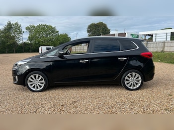 Used Kia Carens 2016 for sale - 78624708: Photo