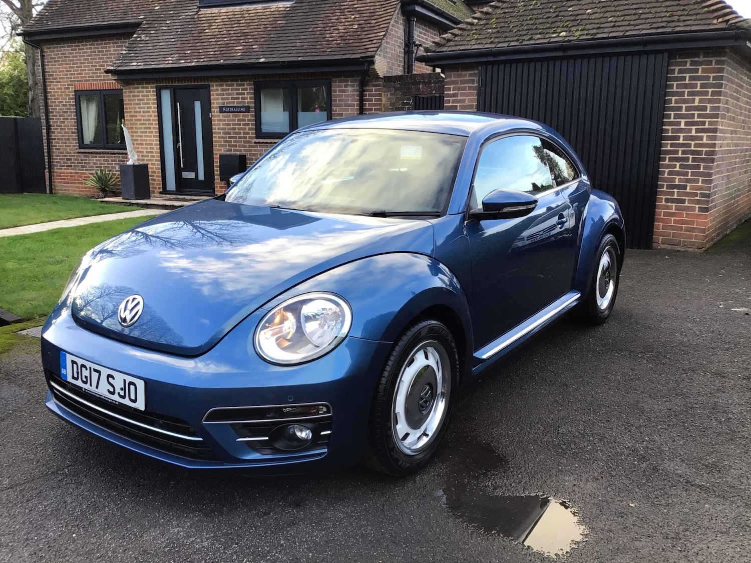 Used Volkswagen Beetle 2017 for sale - 77927793: Photo 2