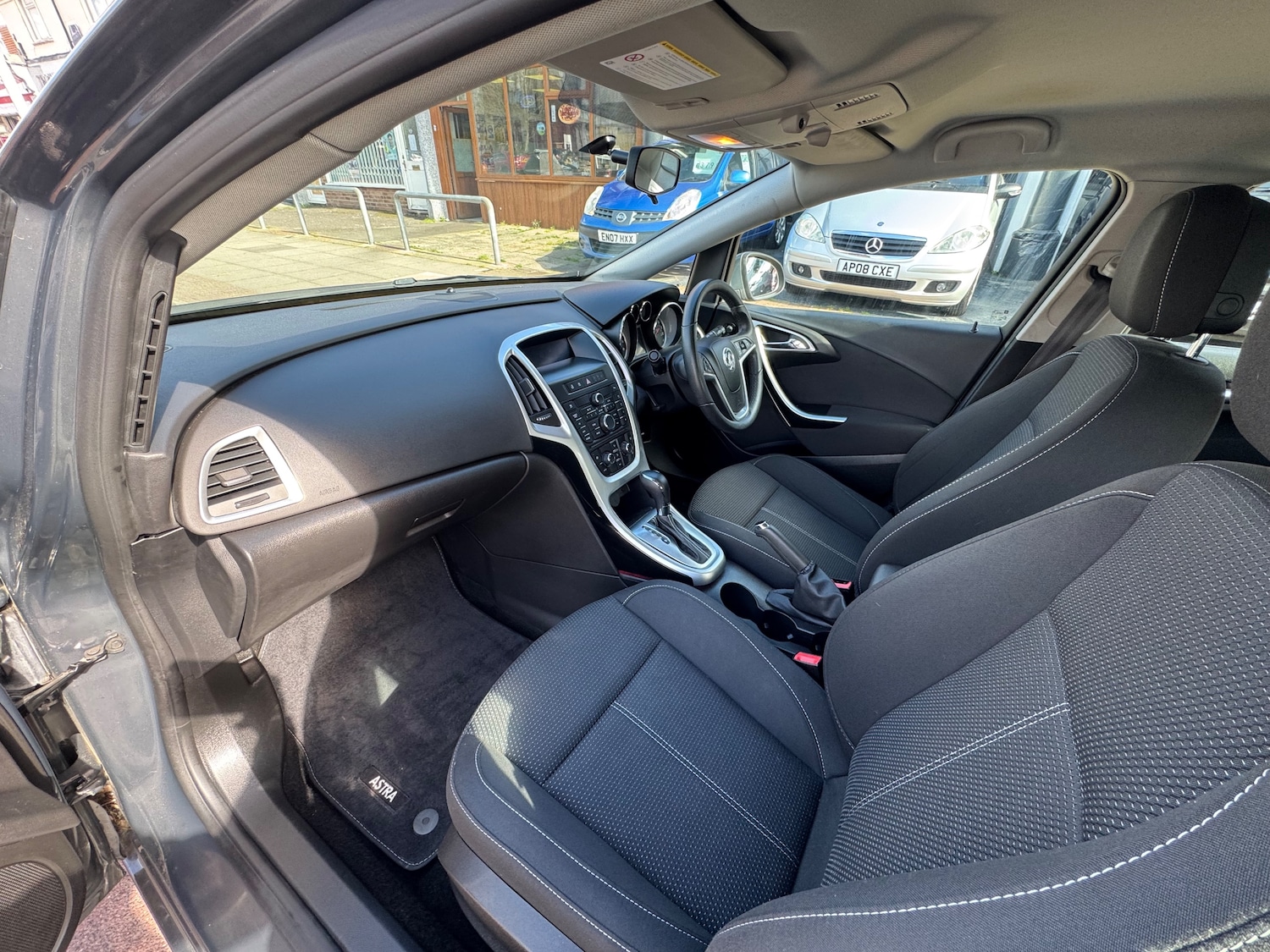 Used Vauxhall Astra 2014 for sale - 78084060: Photo 9